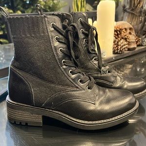 NWOT Life Stride Boots